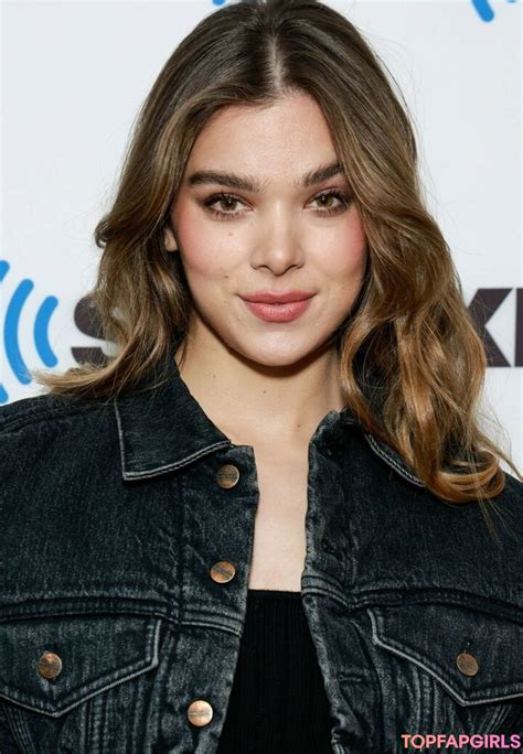 Hailee Steinfeld nude pictures, onlyfans leaks, playboy photos,。